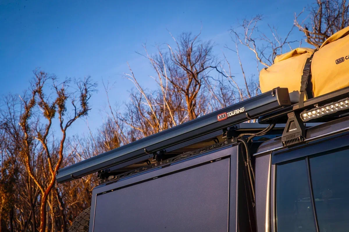 ARB Aluminum Awning Black W/Light 2500x2500mm